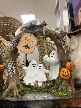 Halloween Ghost Swing Figurine with Pumpkins